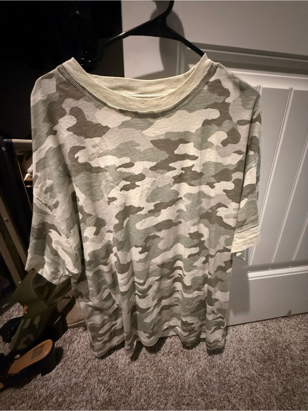 AERIE - Light Green Camo Short Sleeve Tee